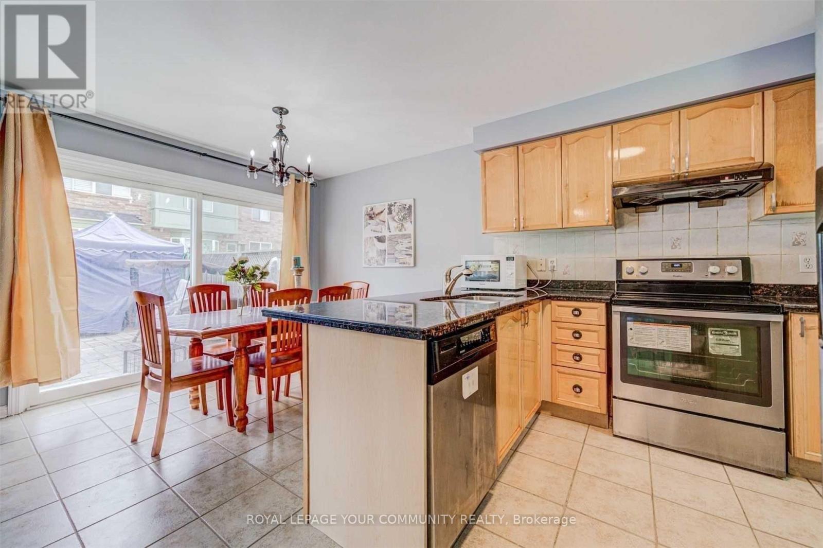 7 Bern Street, Markham, ON - Indoor Photo Showing Kitchen
