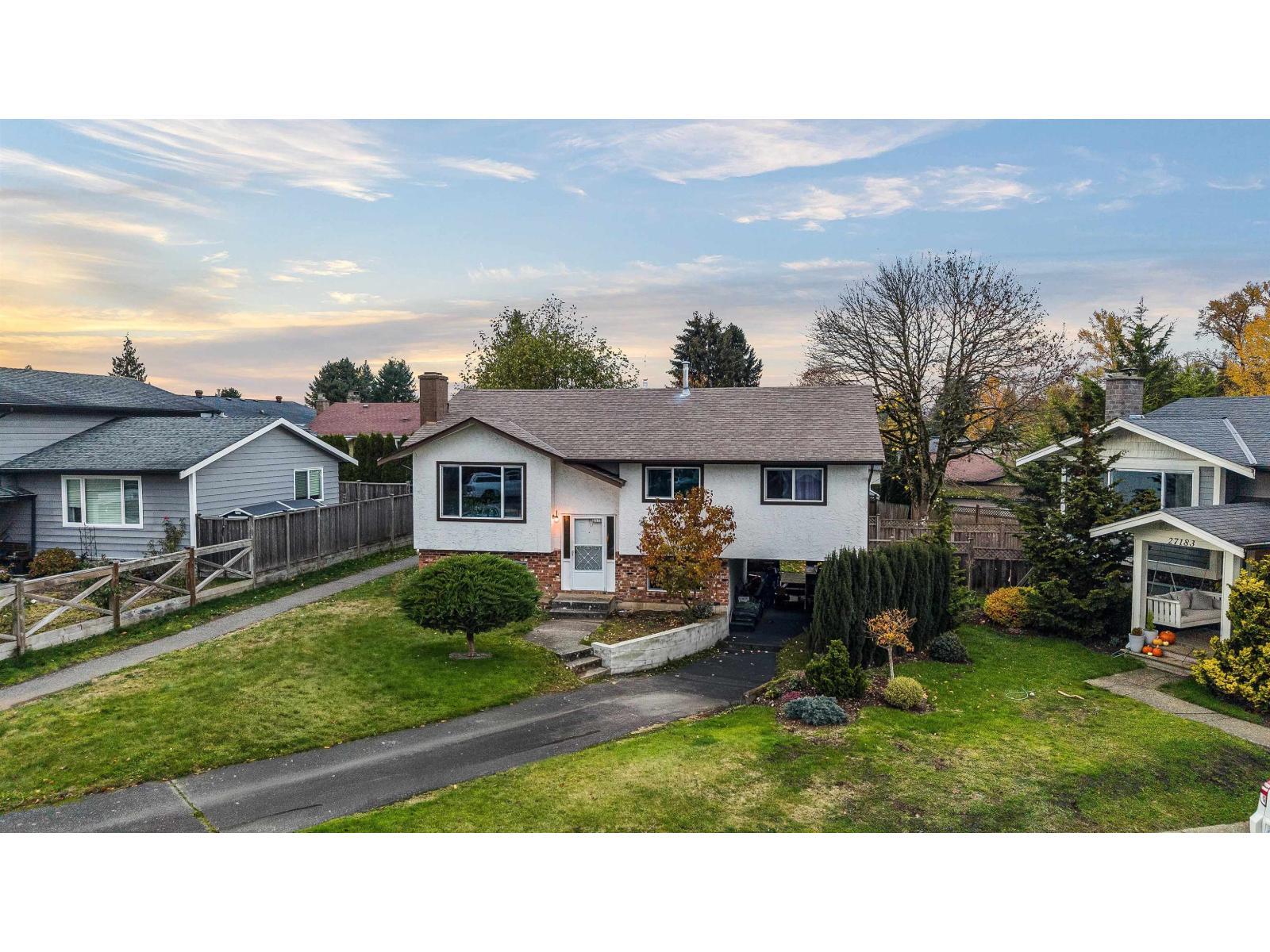27177 33A Avenue, Langley, BC - Outdoor With Facade