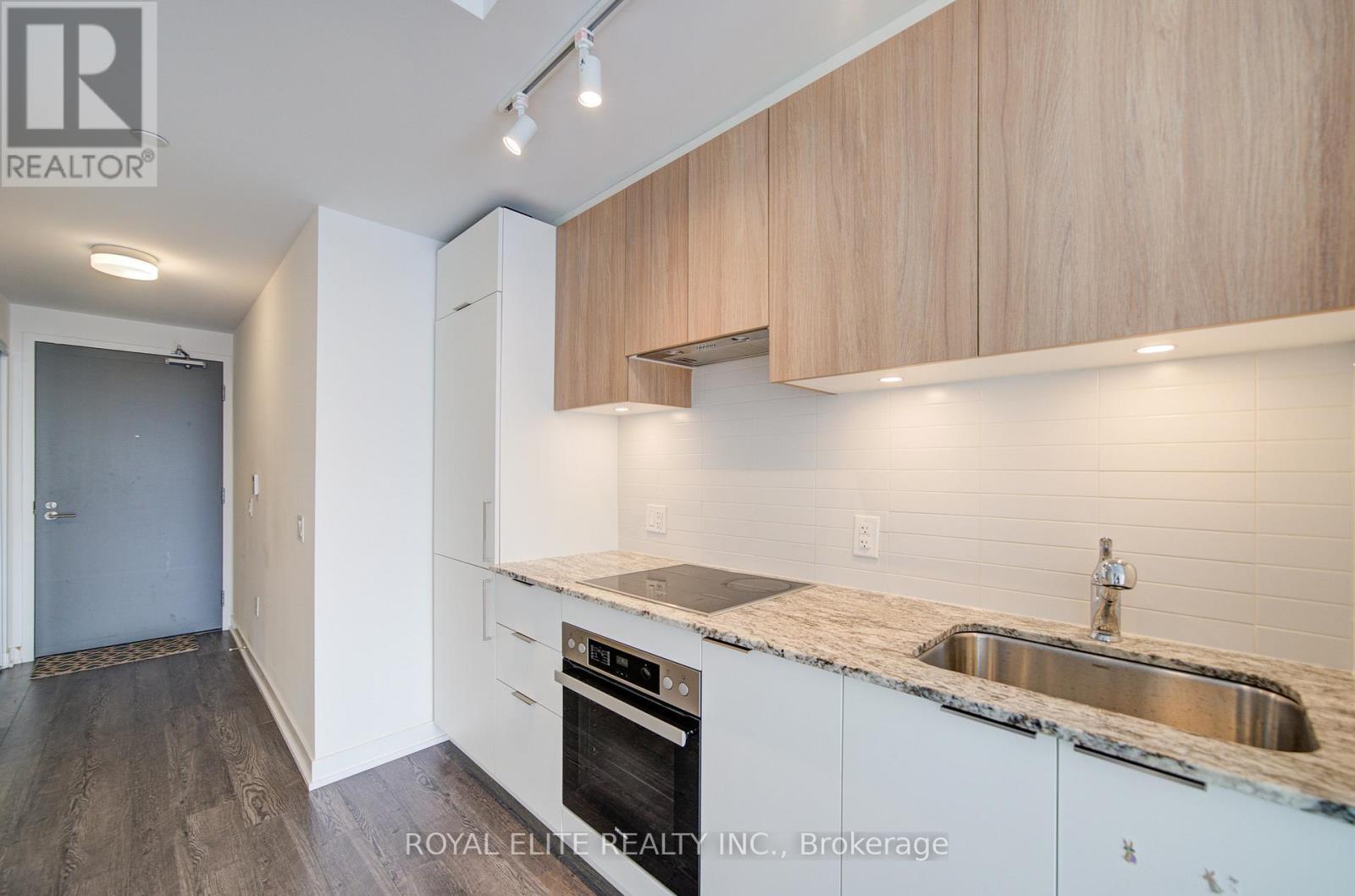 535 - 20 O'Neill Road, Toronto, ON - Indoor Photo Showing Kitchen With Upgraded Kitchen