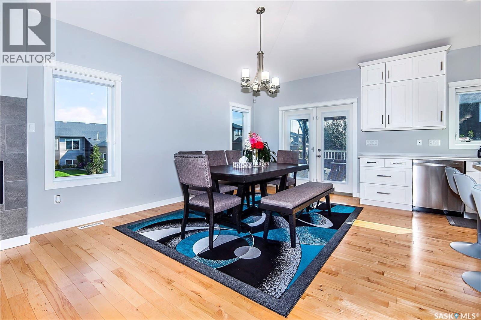 334 Gillies Crescent, Saskatoon, SK - Indoor Photo Showing Dining Room