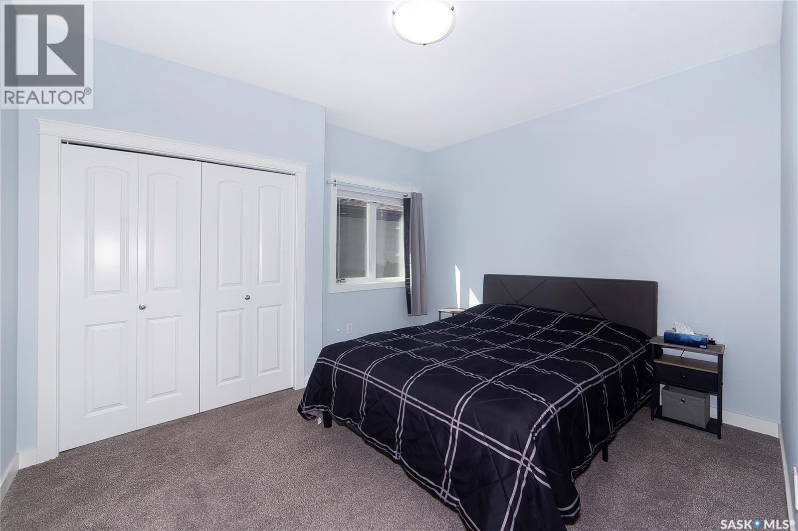 334 Gillies Crescent, Saskatoon, SK - Indoor Photo Showing Bedroom