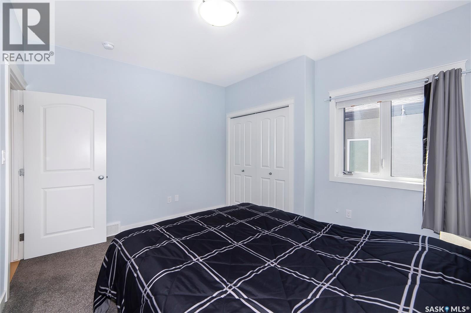 334 Gillies Crescent, Saskatoon, SK - Indoor Photo Showing Bedroom