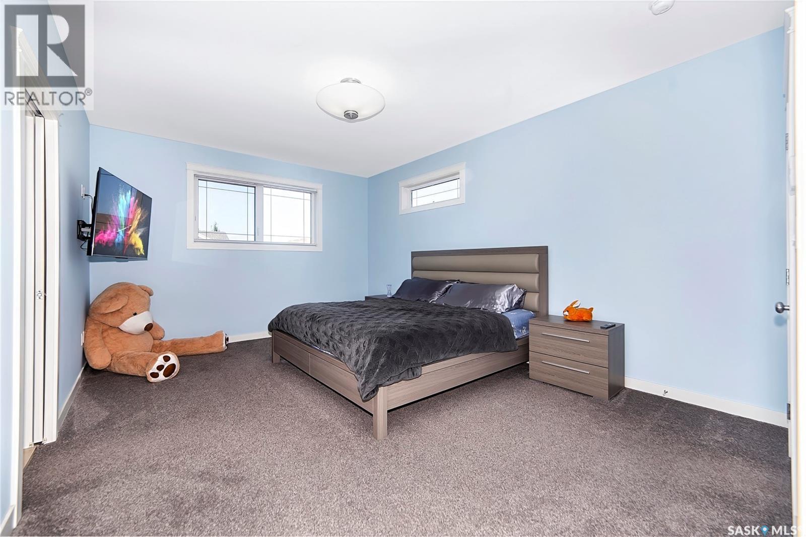 334 Gillies Crescent, Saskatoon, SK - Indoor Photo Showing Bedroom