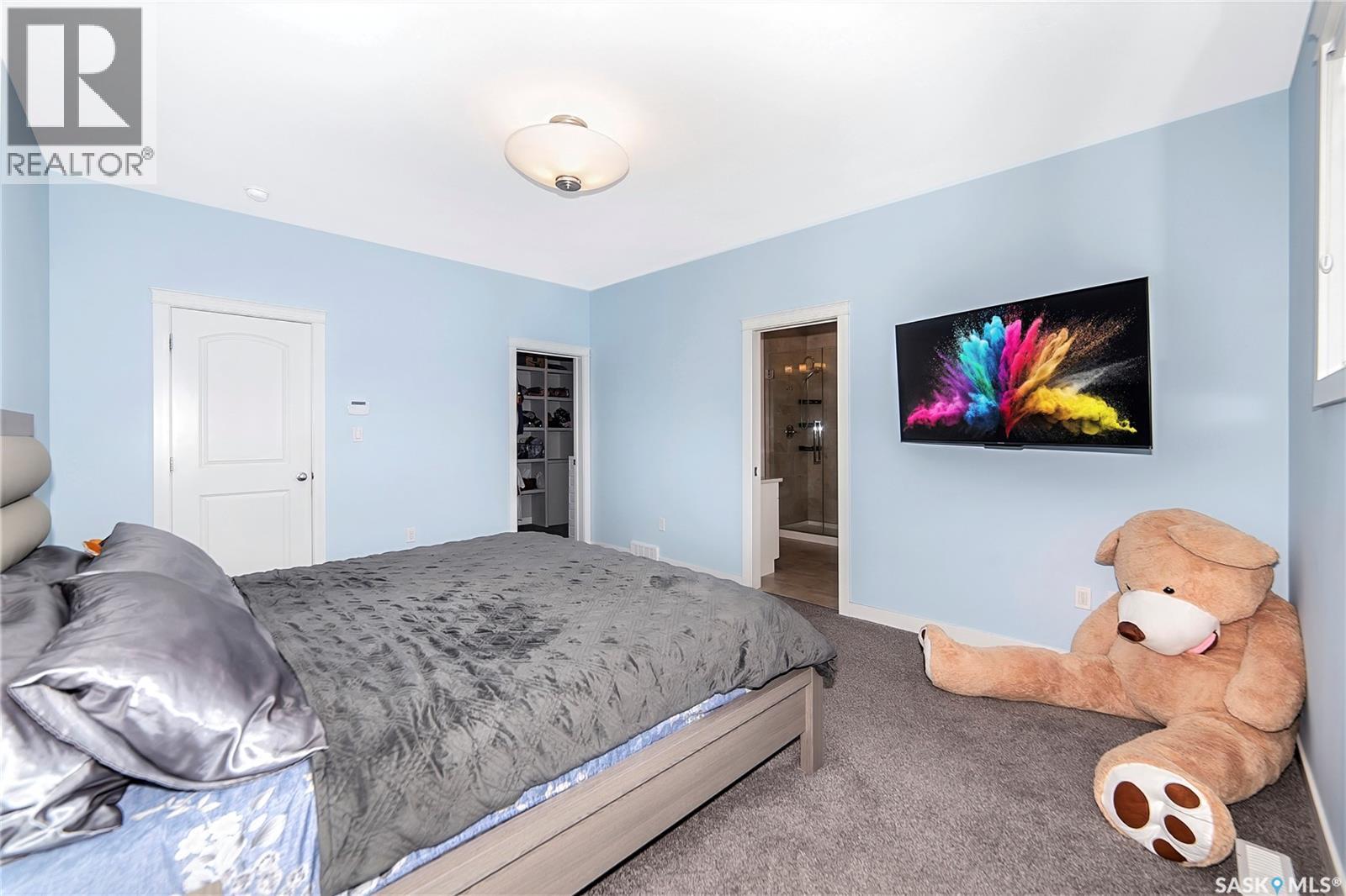 334 Gillies Crescent, Saskatoon, SK - Indoor Photo Showing Bedroom