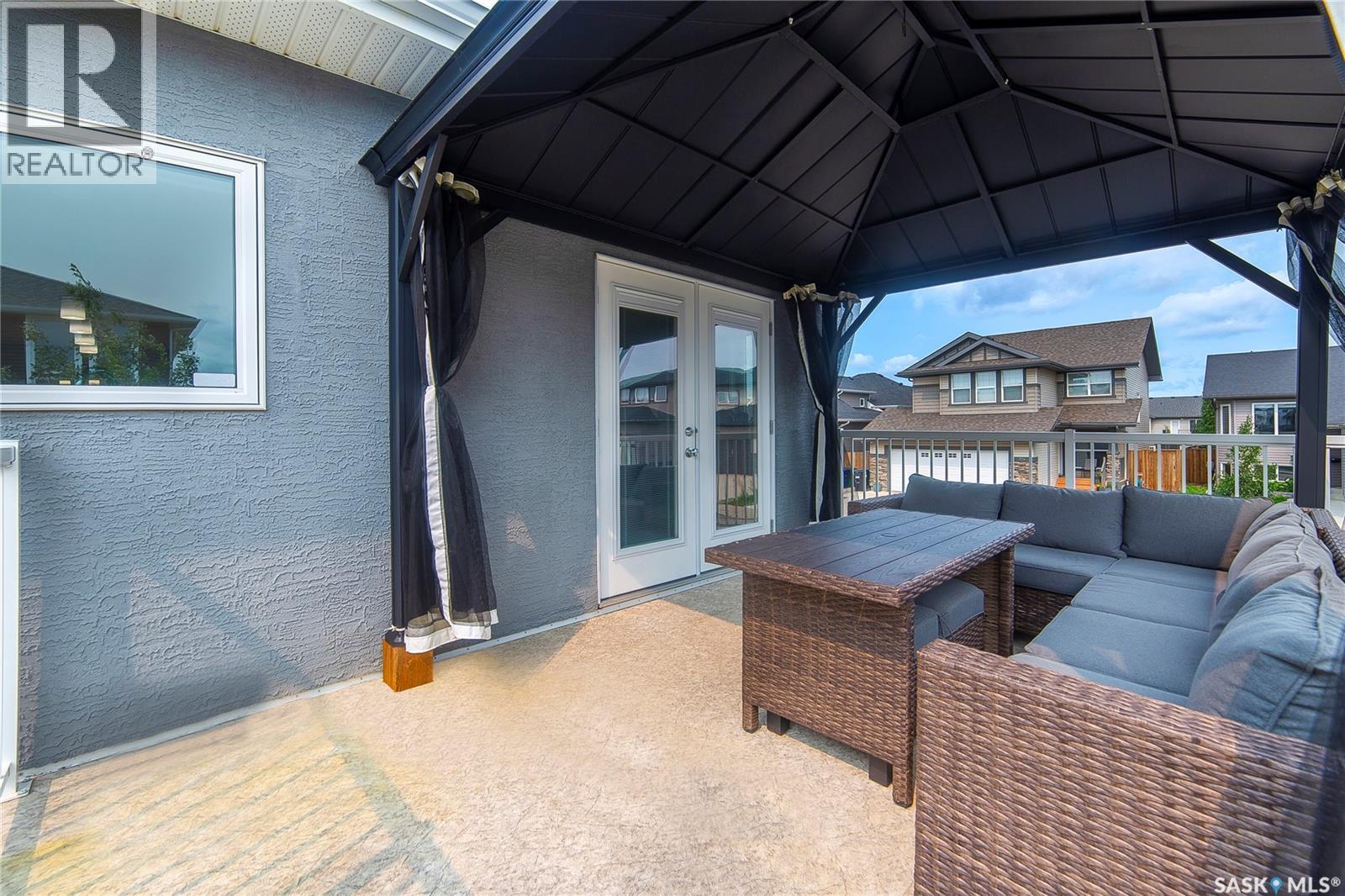 334 Gillies Crescent, Saskatoon, SK - Outdoor With Deck Patio Veranda With Exterior