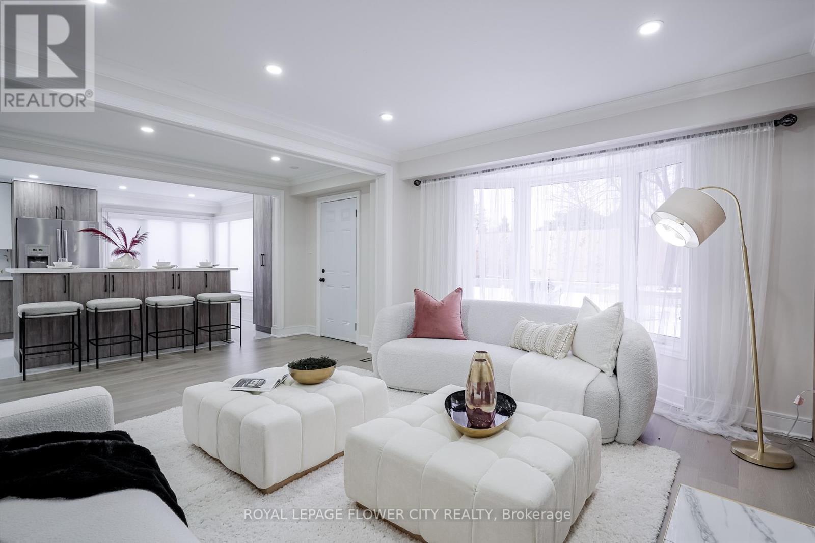 56 Nantucket Crescent, Brampton, ON - Indoor Photo Showing Living Room