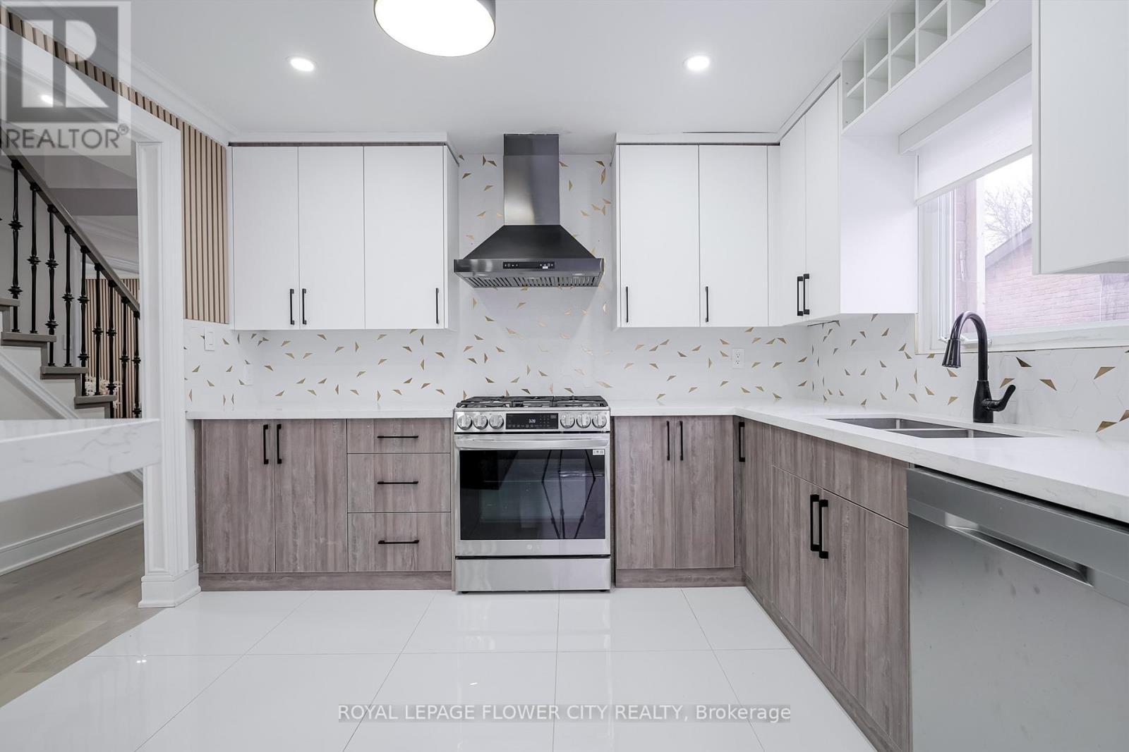 56 Nantucket Crescent, Brampton, ON - Indoor Photo Showing Kitchen With Double Sink