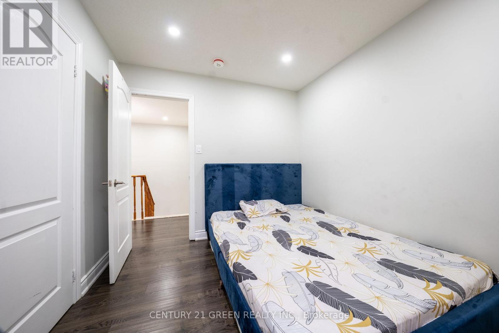 61 Kingknoll Drive, Brampton, ON - Indoor Photo Showing Bedroom