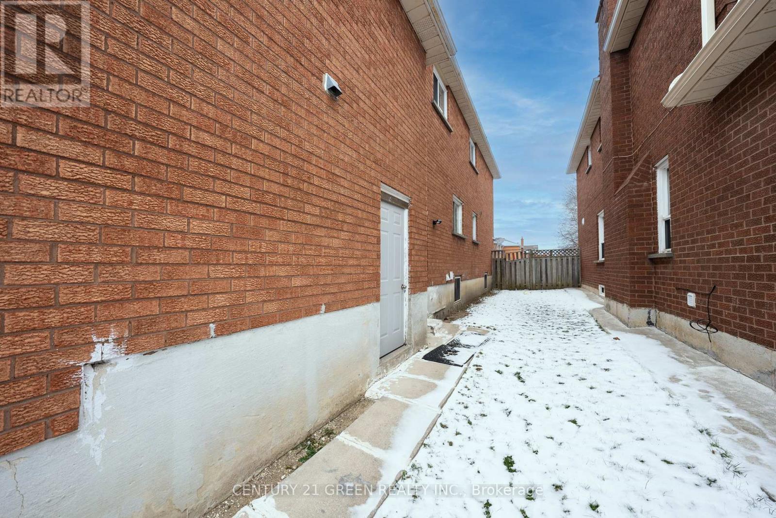 61 Kingknoll Drive, Brampton, ON - Outdoor With Exterior