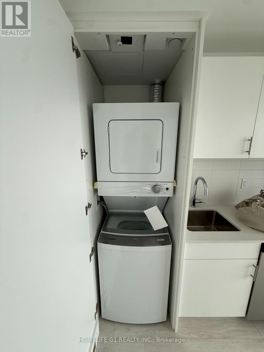 204 - 412 Silver Maple Road, Oakville, ON - Indoor Photo Showing Laundry Room