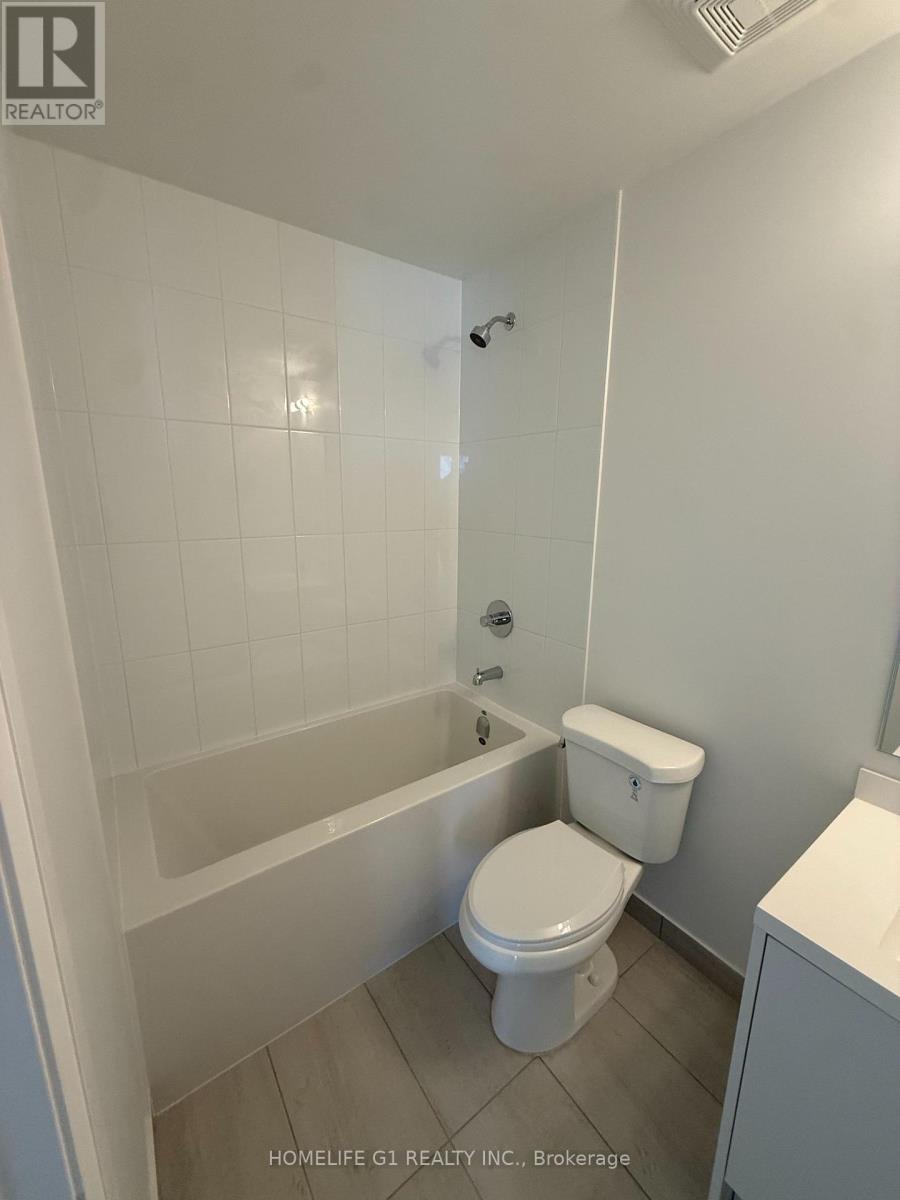 204 - 412 Silver Maple Road, Oakville, ON - Indoor Photo Showing Bathroom