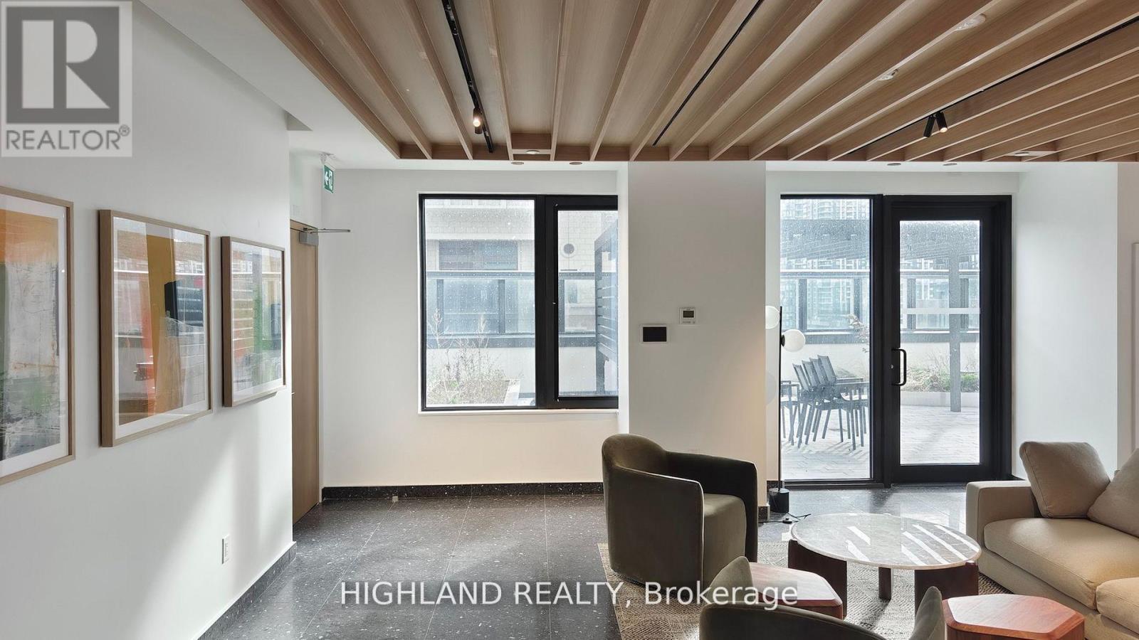 3409 - 395 Square One Drive, Mississauga, ON - Indoor