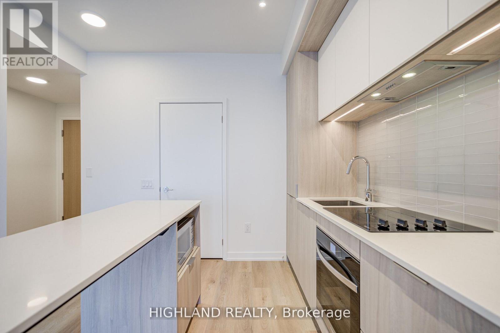 3409 - 395 Square One Drive, Mississauga, ON - Indoor Photo Showing Kitchen