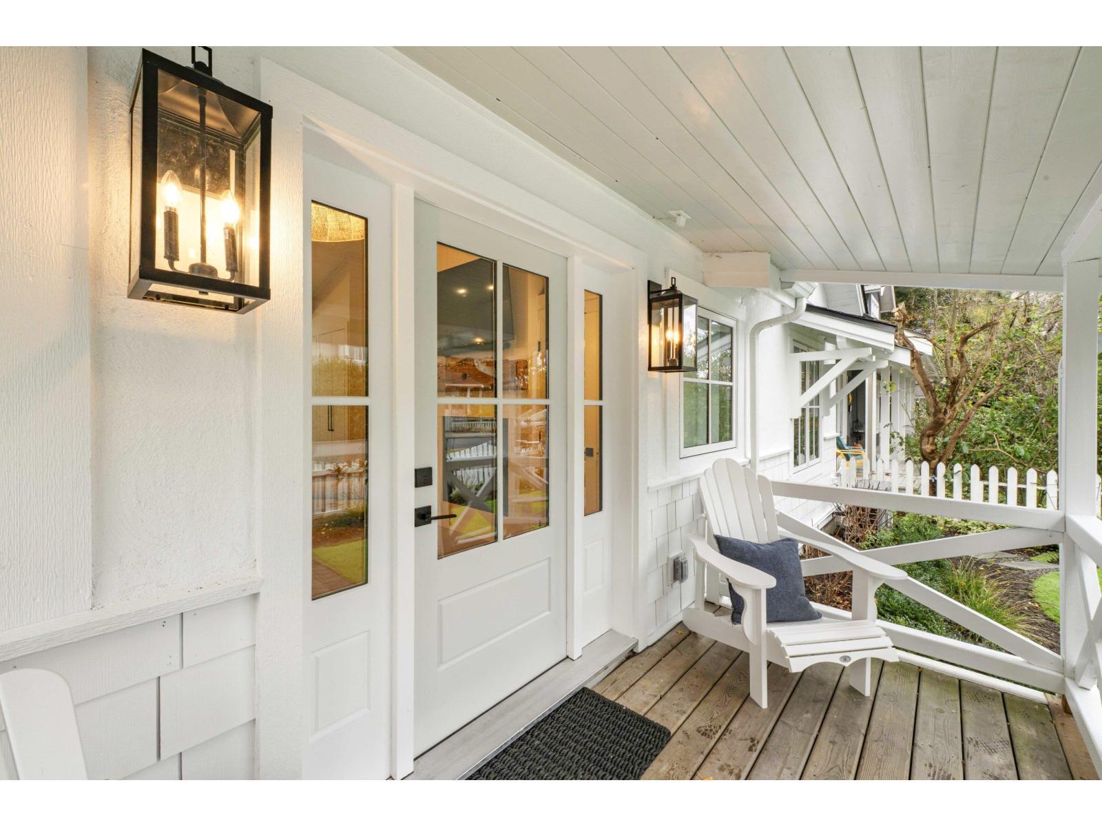 2831 Gordon Avenue, Surrey, BC - Outdoor With Exterior