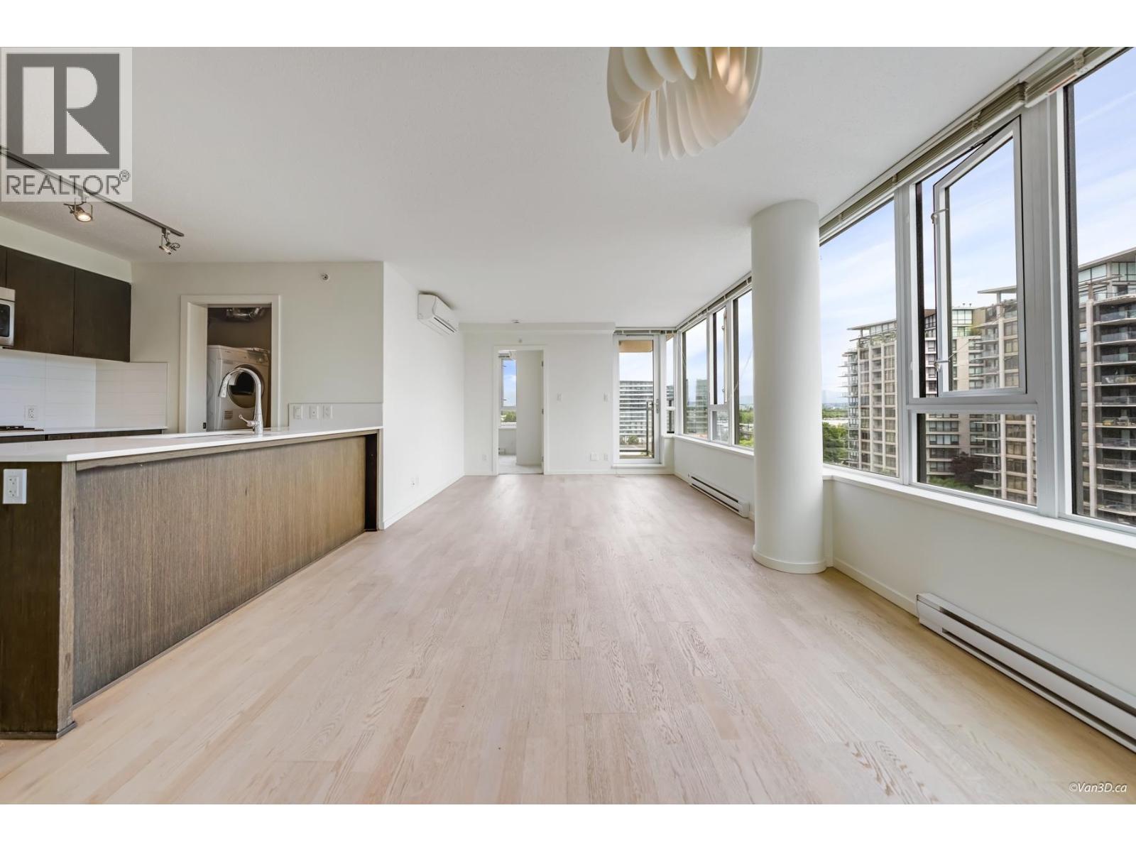 1110 7888 Ackroyd Road, Richmond, BC - Indoor Photo Showing Kitchen