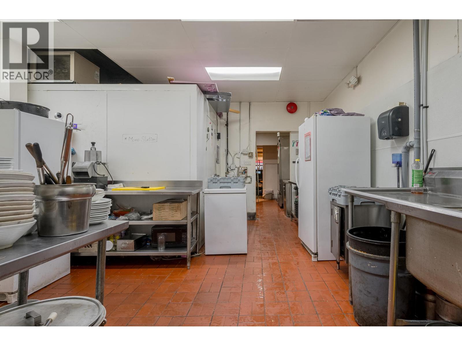 6372 Fraser Street, Vancouver, BC