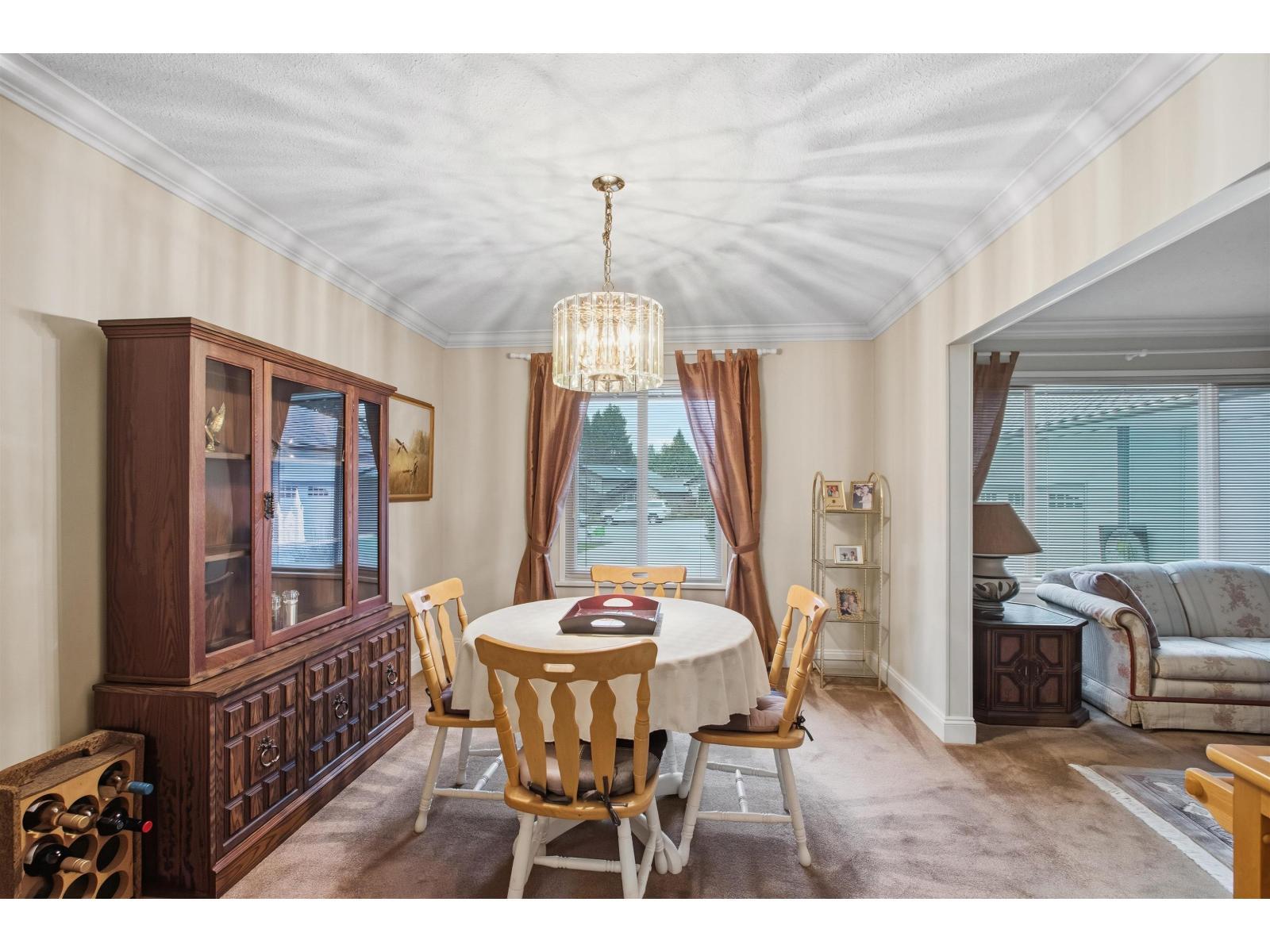 5917 Kildare Place, Surrey, BC - Indoor Photo Showing Dining Room