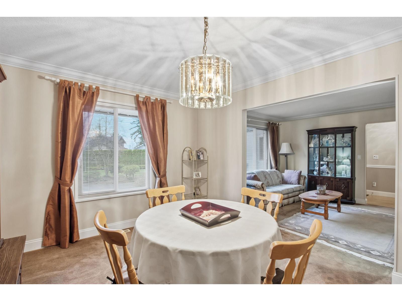 5917 Kildare Place, Surrey, BC - Indoor Photo Showing Dining Room