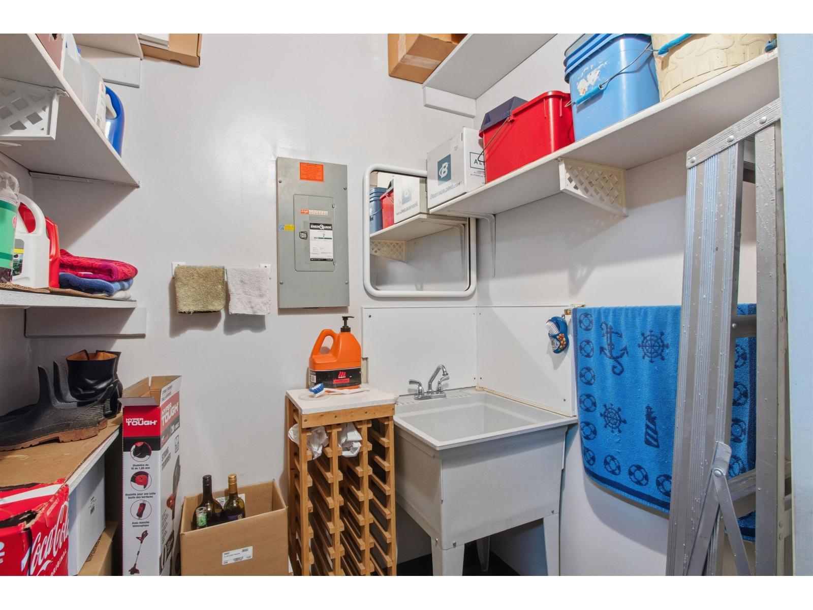 5917 Kildare Place, Surrey, BC - Indoor