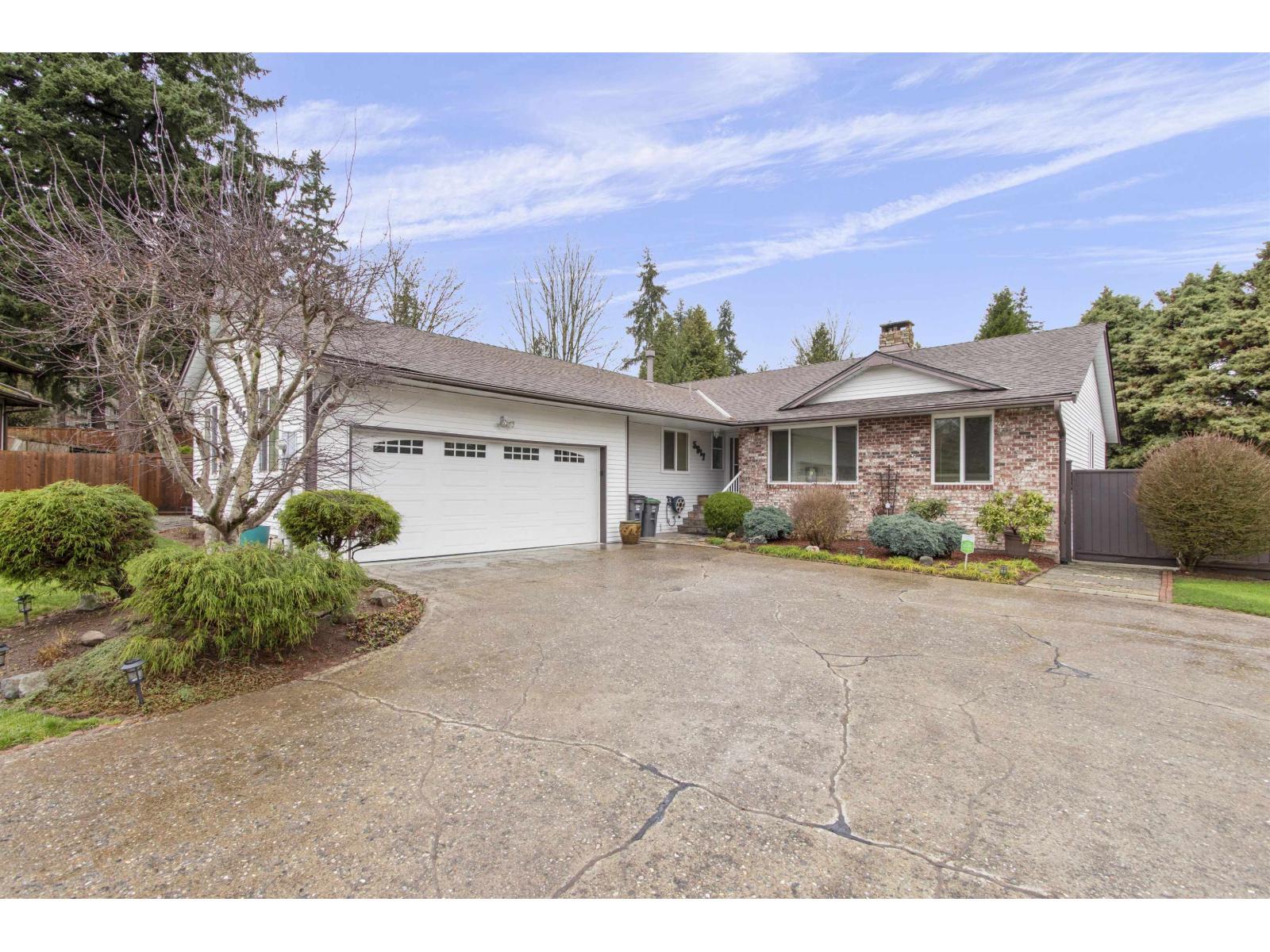 5917 Kildare Place, Surrey, BC - Outdoor With Facade