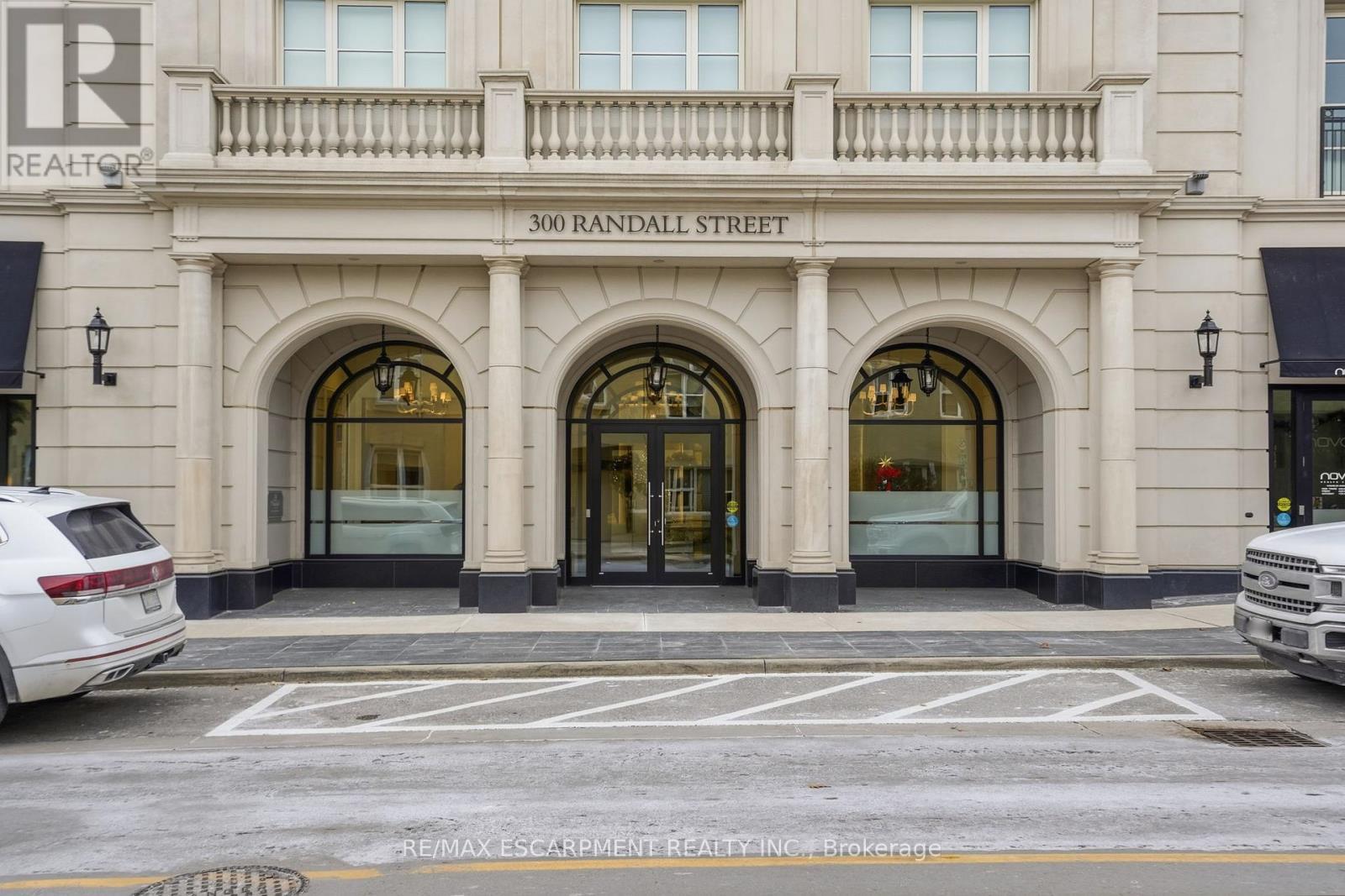 312 - 300 Randall Street, Oakville, ON - Outdoor