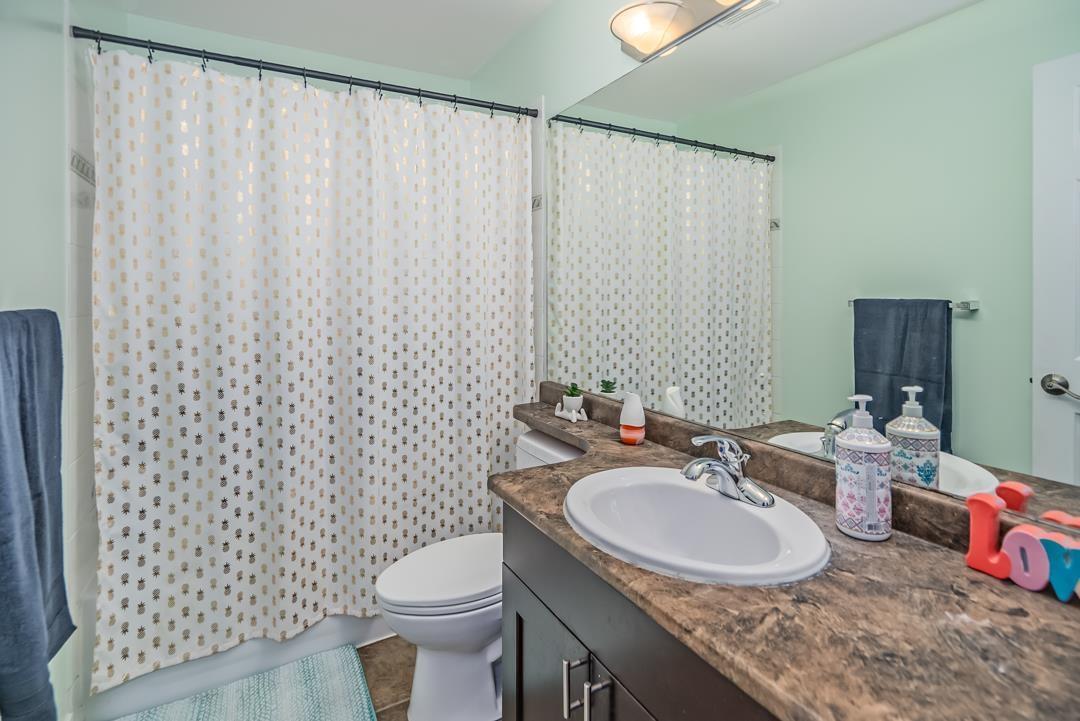 401 33738 King Road, Abbotsford, BC - Indoor Photo Showing Bathroom