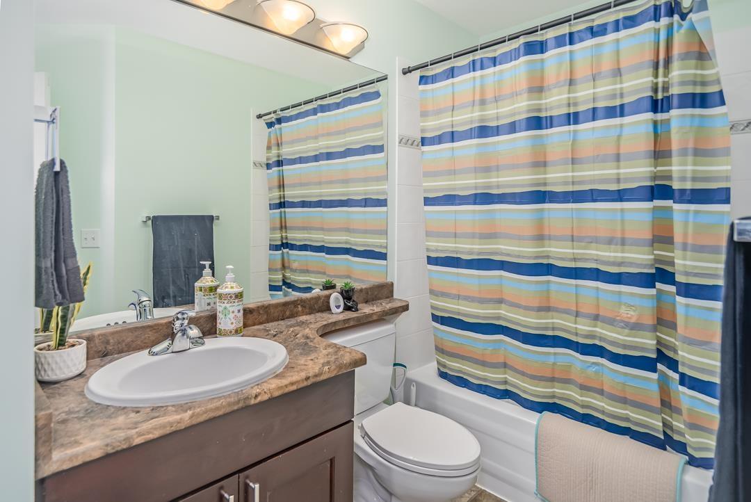401 33738 King Road, Abbotsford, BC - Indoor Photo Showing Bathroom