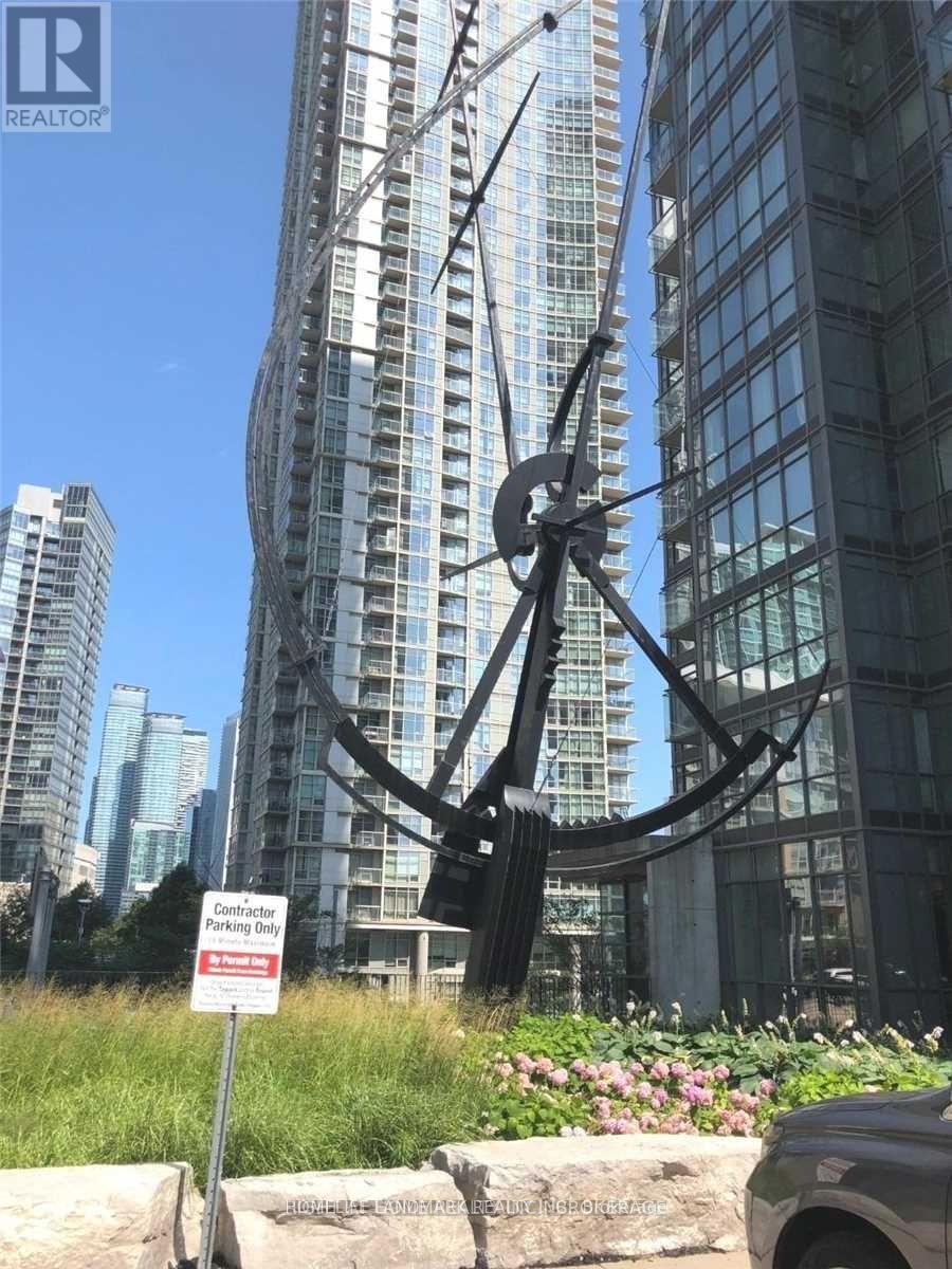 712 - 15 Fort York Boulevard, Toronto, ON - Outdoor With Facade