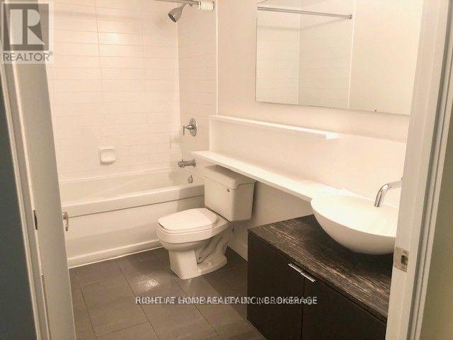 712 - 15 Fort York Boulevard, Toronto, ON - Indoor Photo Showing Bathroom