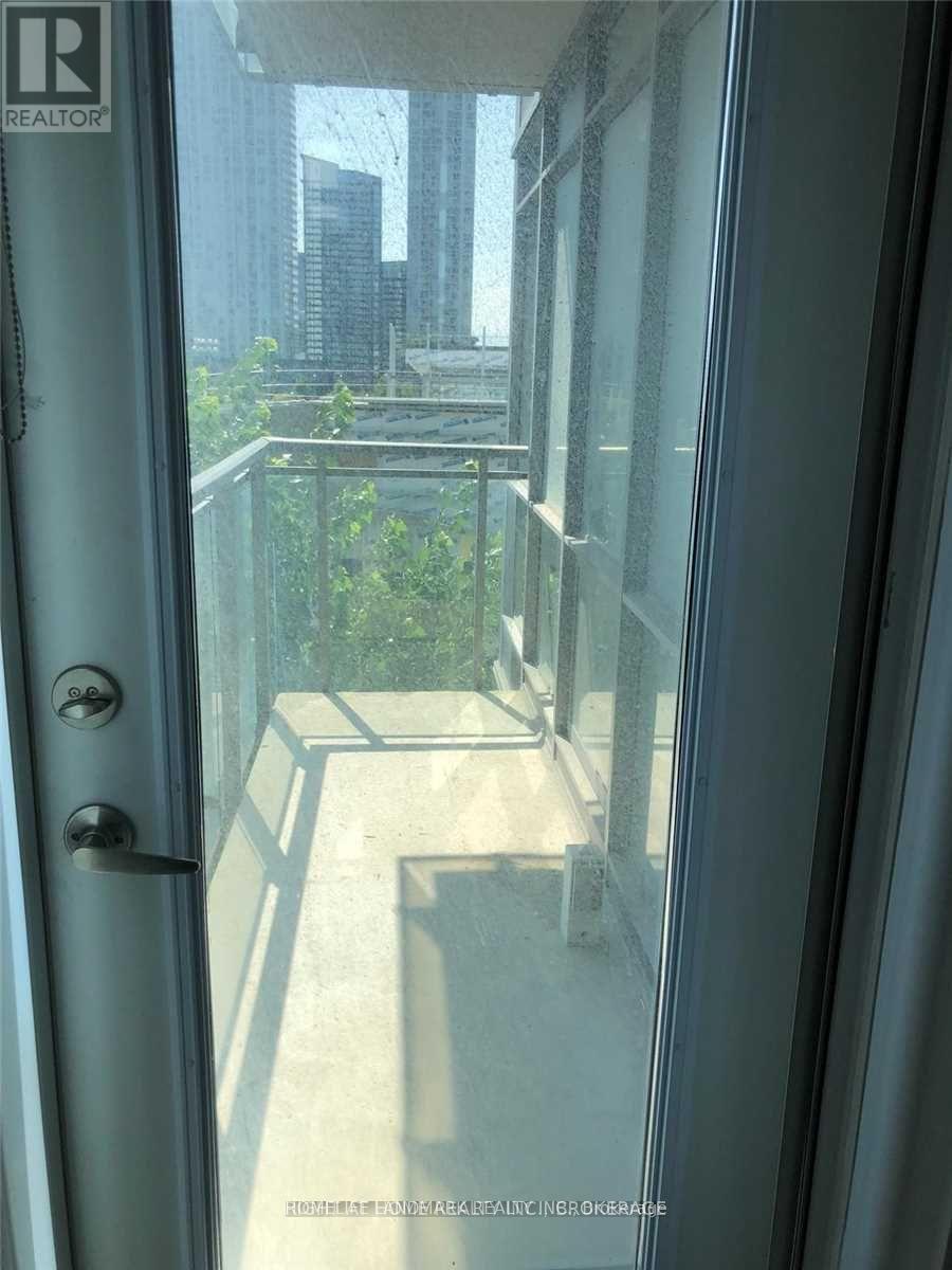 712 - 15 Fort York Boulevard, Toronto, ON - Indoor Photo Showing Bathroom