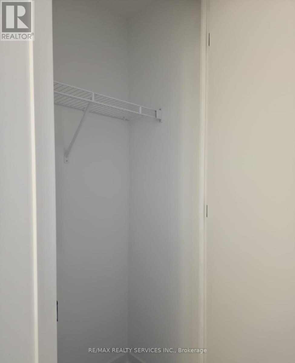 1706 - 8 Interchange Way W, Vaughan, ON -