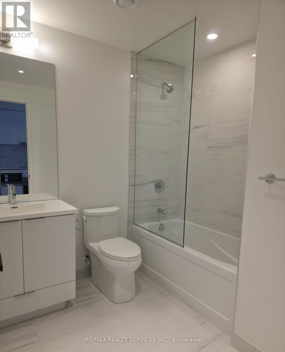 2008 - 8 Interchange Way, Vaughan, ON - Indoor Photo Showing Bathroom