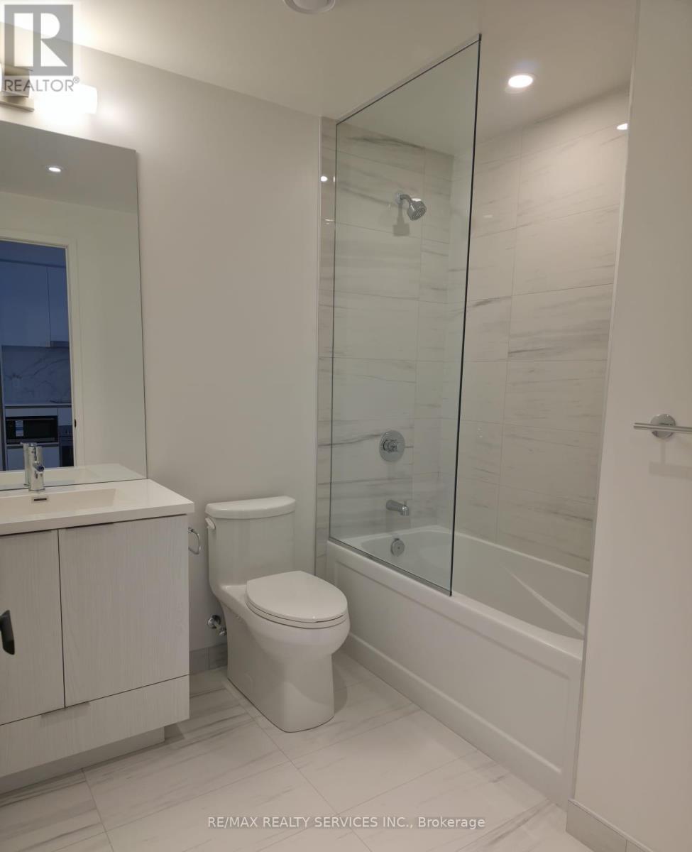 2008 - 8 Interchange Way, Vaughan, ON - Indoor Photo Showing Bathroom