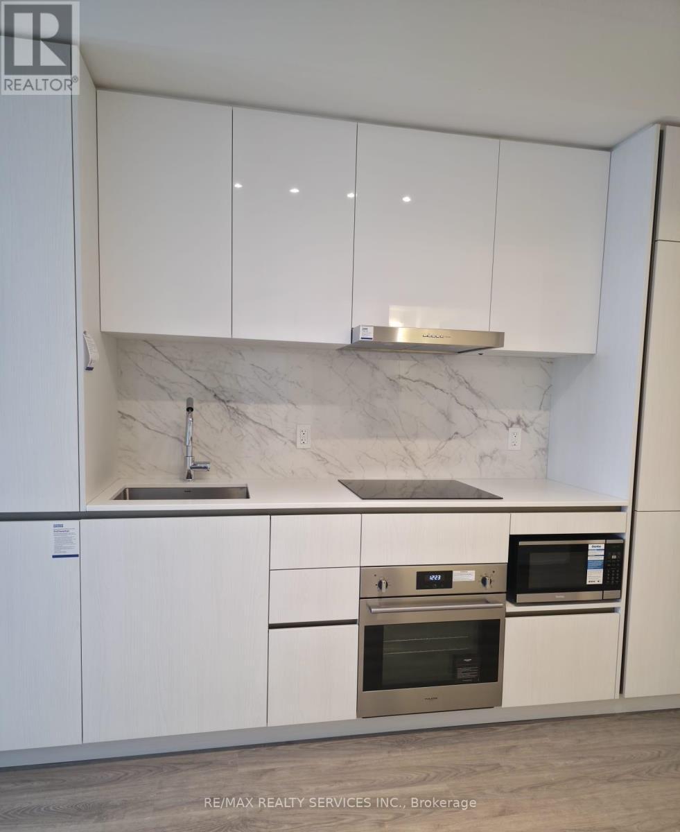 2008 - 8 Interchange Way, Vaughan, ON - Indoor Photo Showing Kitchen