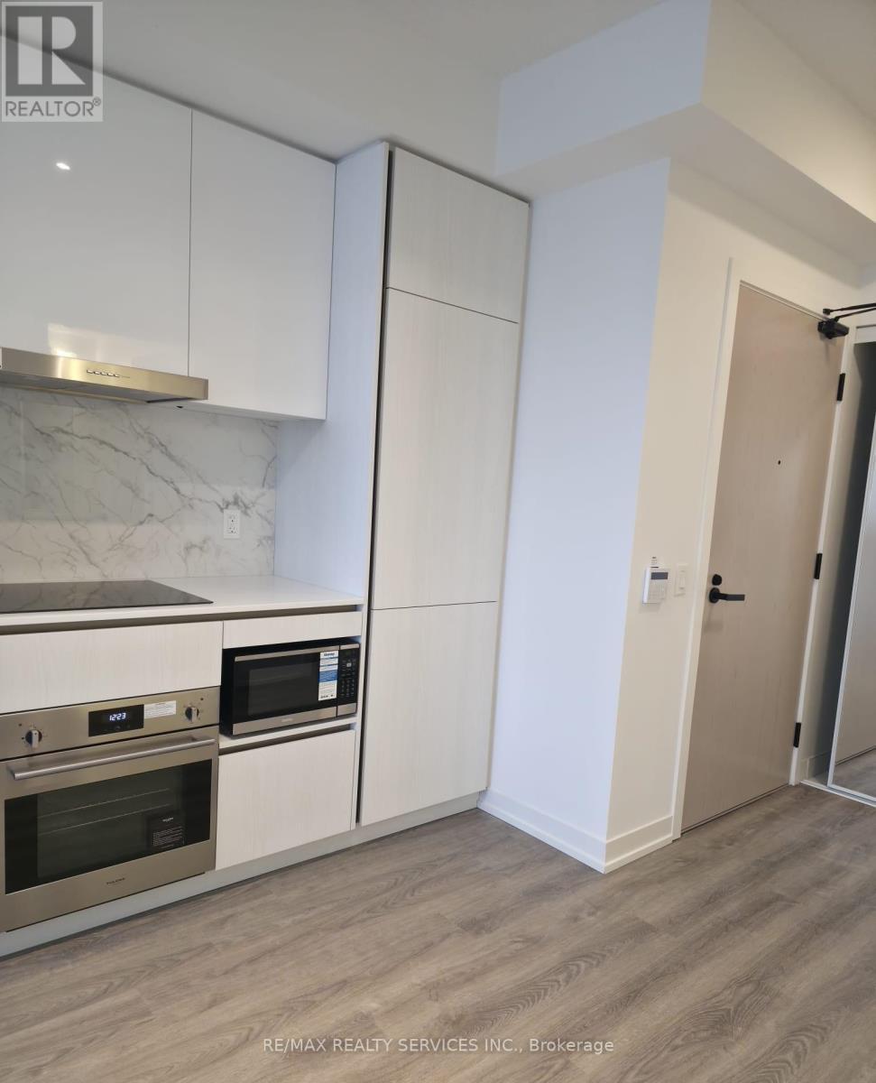 2008 - 8 Interchange Way, Vaughan, ON - Indoor Photo Showing Kitchen