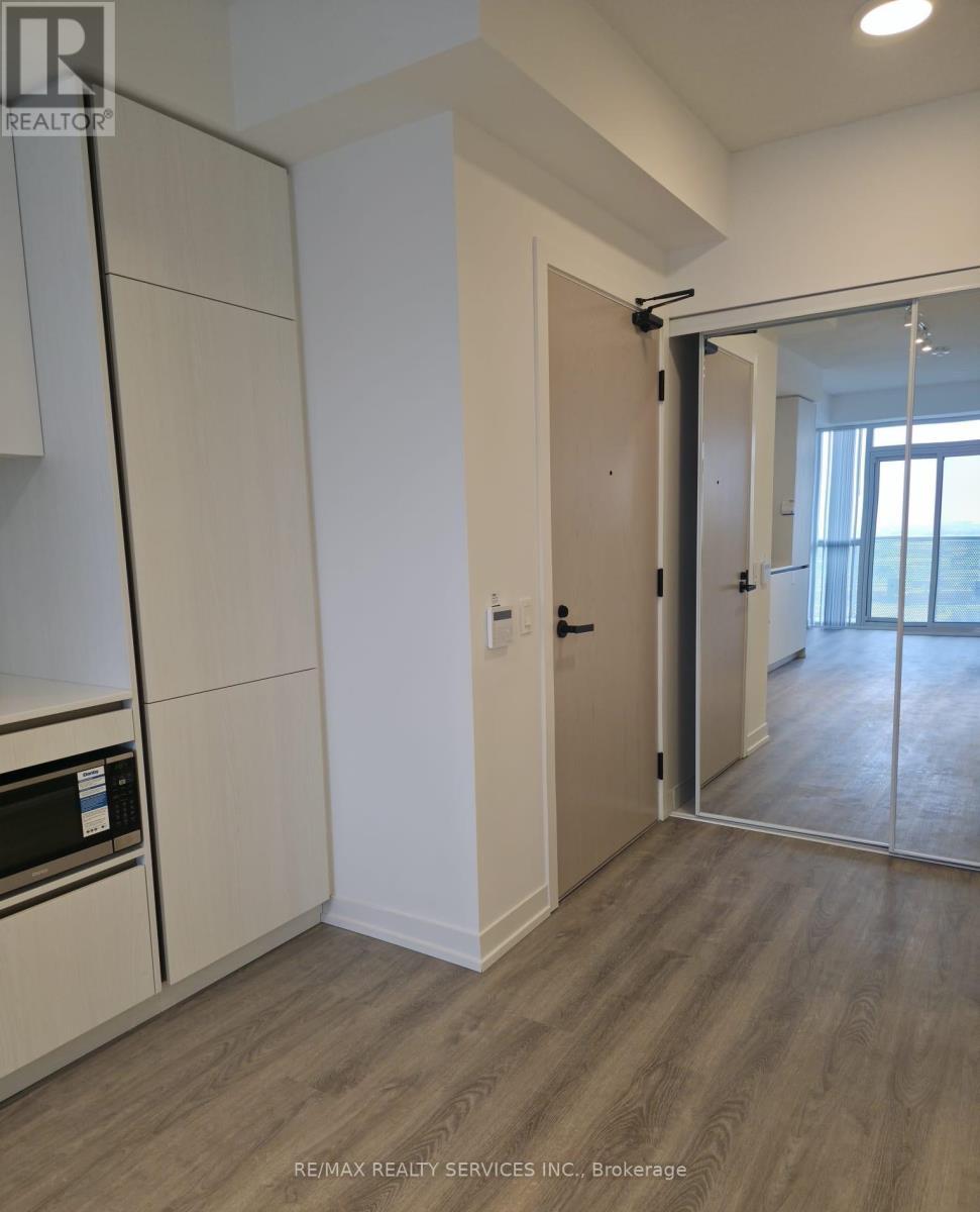 2008 - 8 Interchange Way, Vaughan, ON - Indoor Photo Showing Other Room