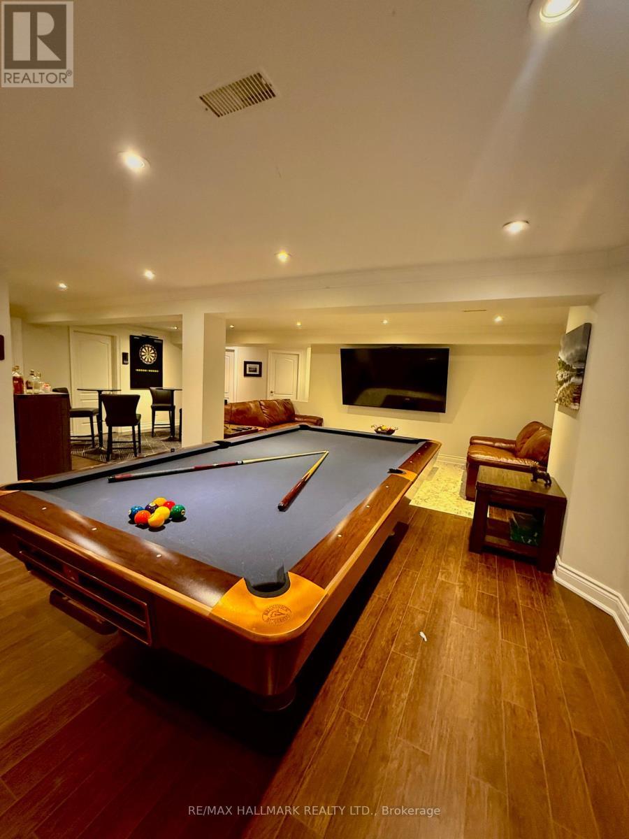 220 Tonner Crescent, Aurora, ON - Indoor Photo Showing Other Room