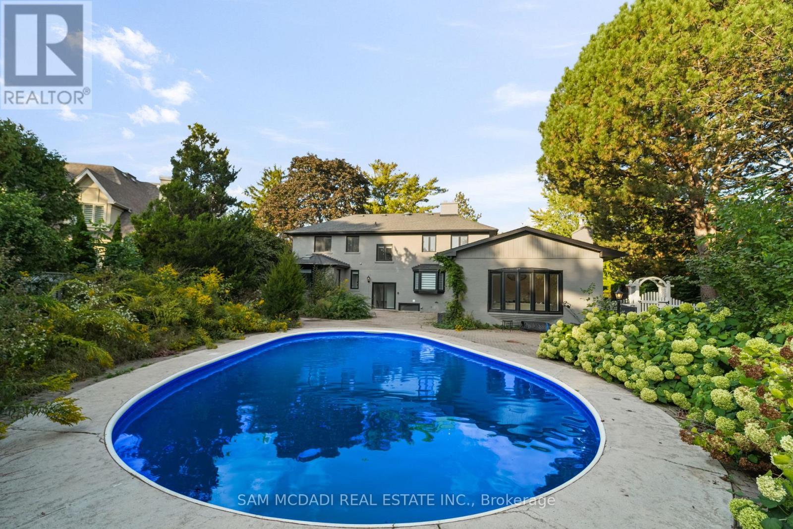 474 Bob-O-Link Road, Mississauga, ON - Outdoor With In Ground Pool With Backyard