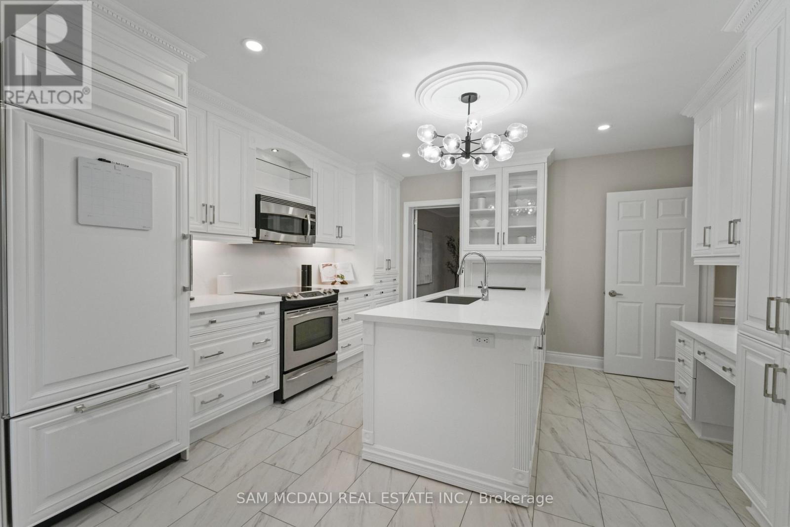 474 Bob-O-Link Road, Mississauga, ON - Indoor Photo Showing Kitchen