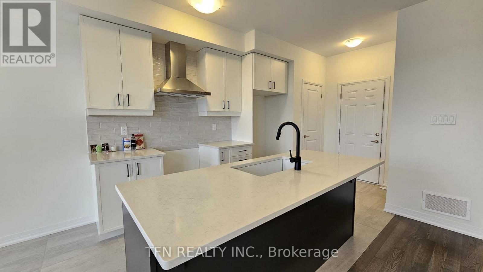 8 - 15 Peach Street, Thorold, ON - Indoor Photo Showing Kitchen