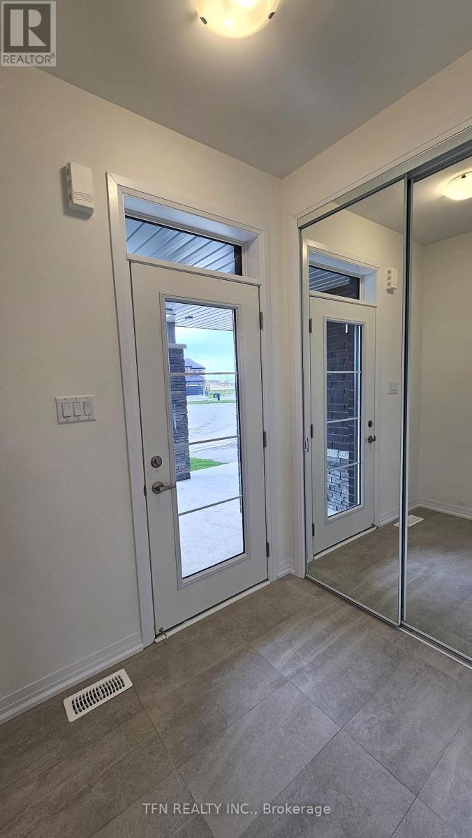 8 - 15 Peach Street, Thorold, ON - Indoor Photo Showing Other Room