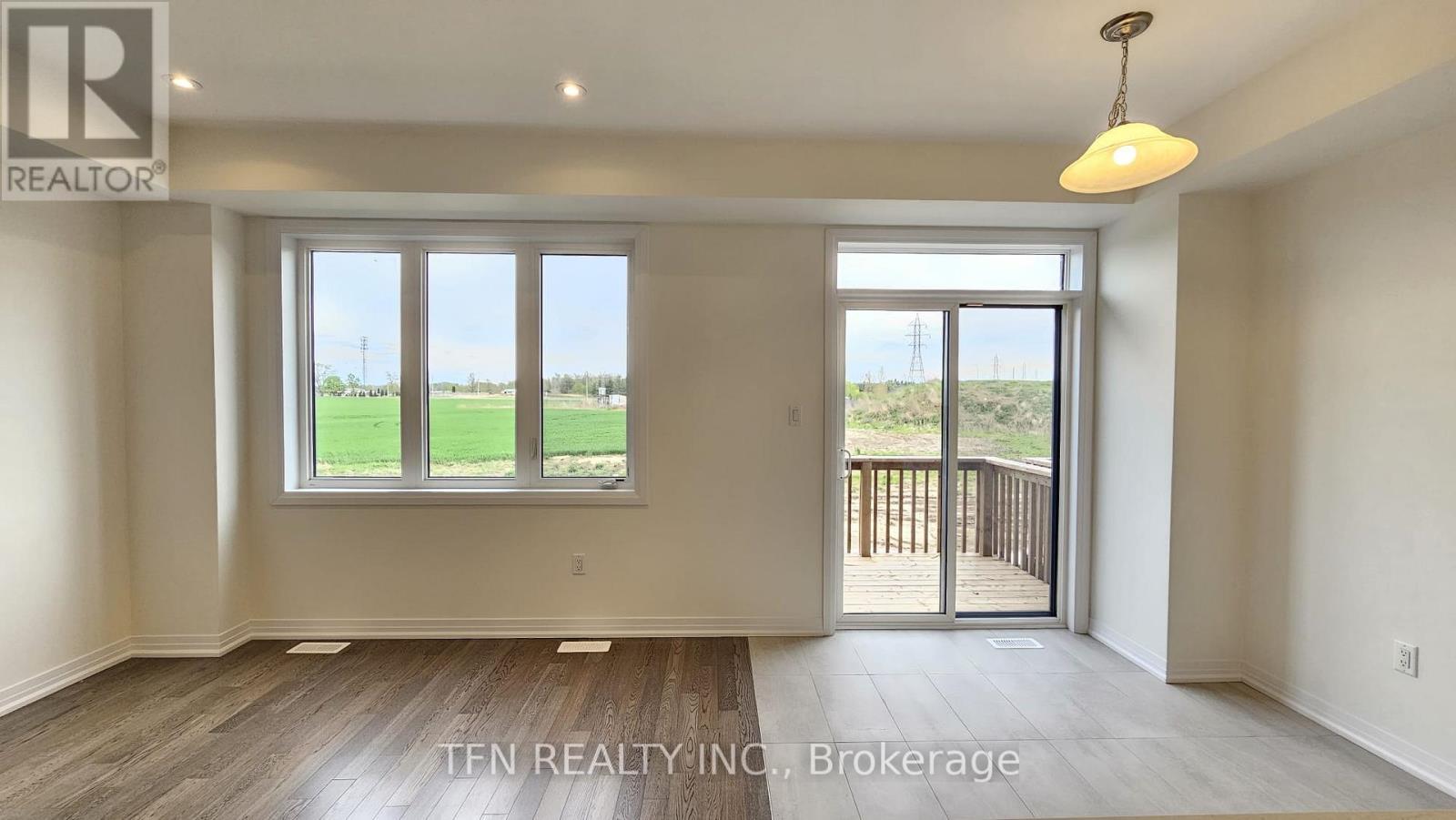 8 - 15 Peach Street, Thorold, ON - Indoor Photo Showing Other Room