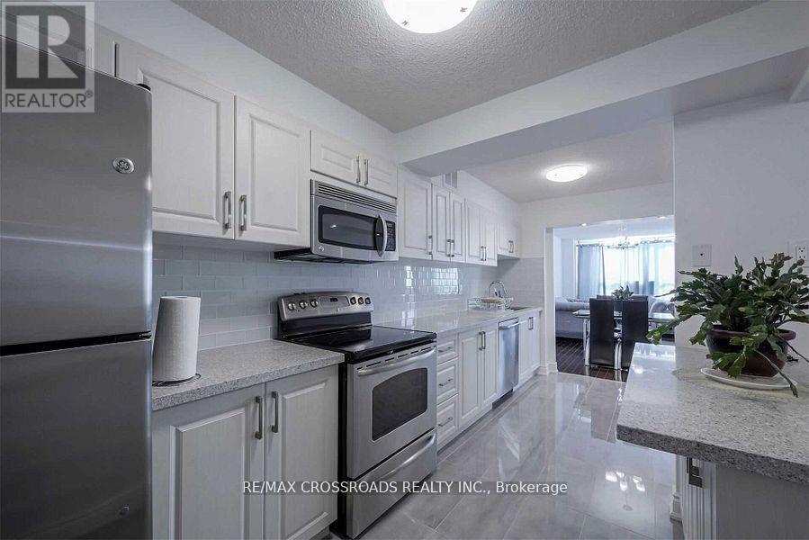 1109 - 45 Sunrise Avenue, Toronto, ON - Indoor Photo Showing Kitchen With Stainless Steel Kitchen With Upgraded Kitchen