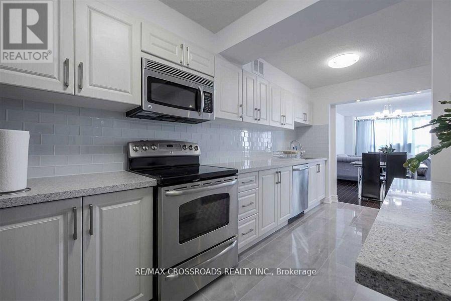 1109 - 45 Sunrise Avenue, Toronto, ON - Indoor Photo Showing Kitchen