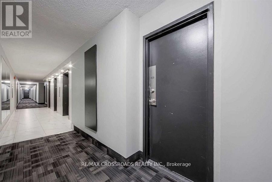 1109 - 45 Sunrise Avenue, Toronto, ON - Indoor Photo Showing Other Room