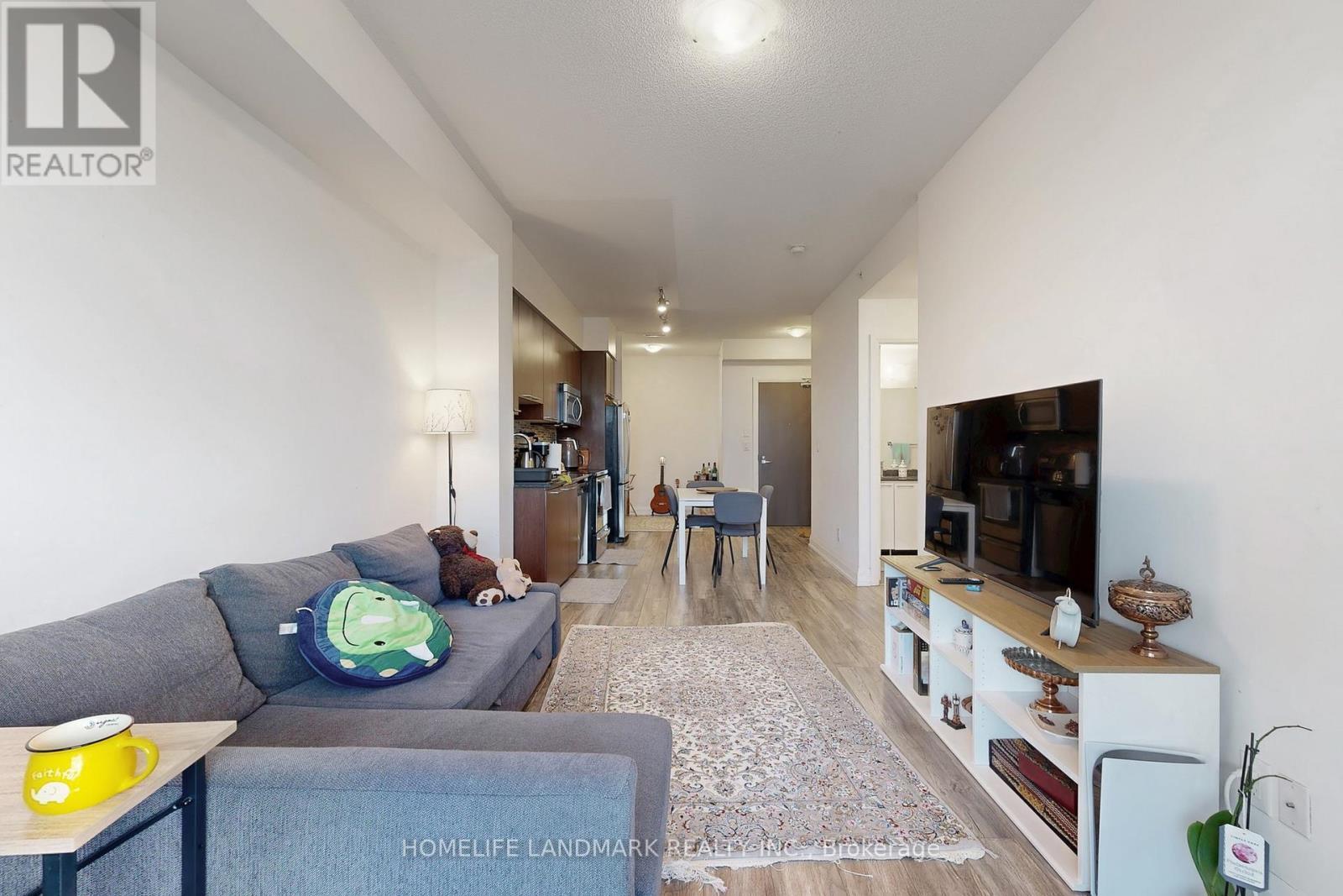 1123 - 7161 Yonge Street, Markham, ON - Indoor Photo Showing Living Room