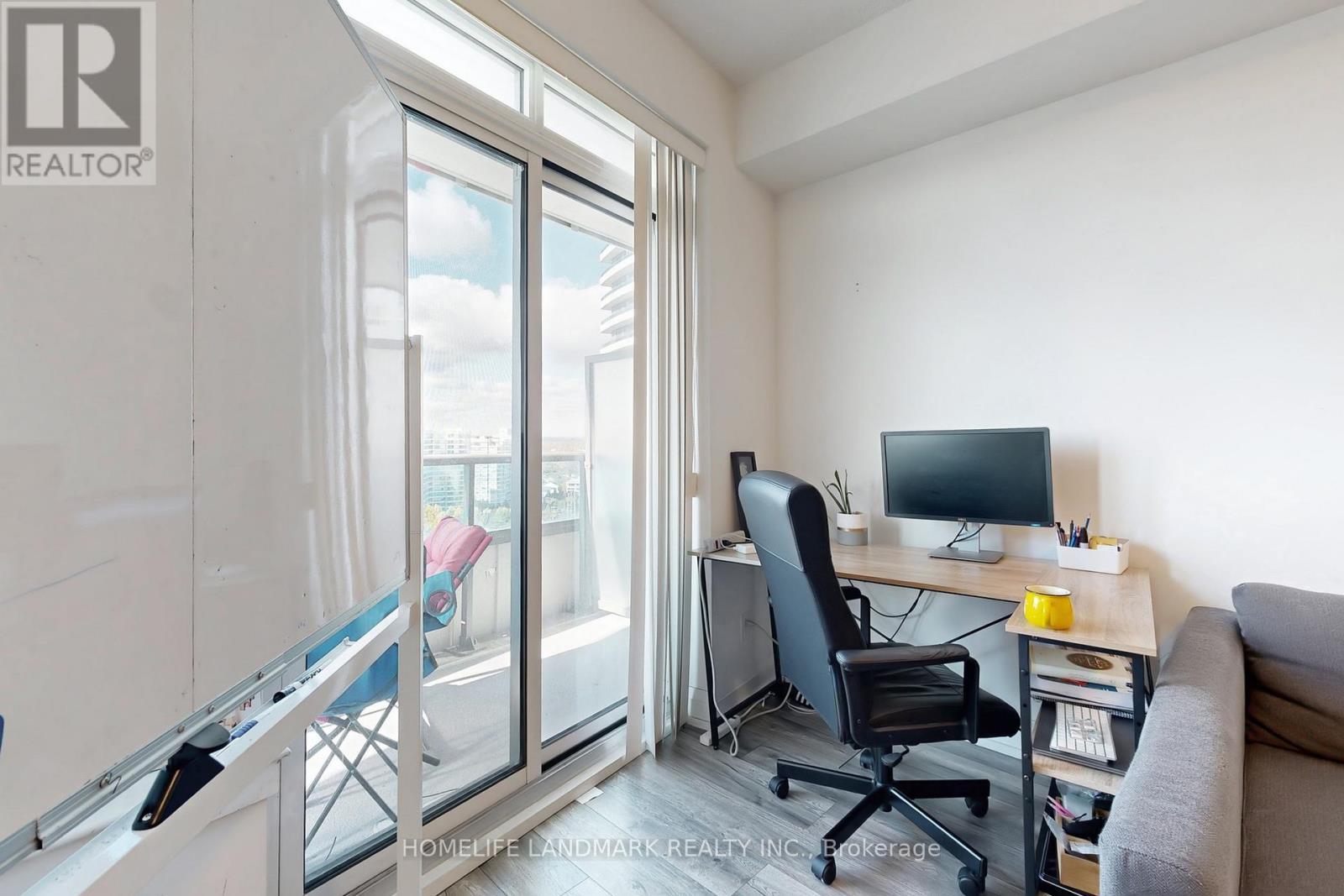 1123 - 7161 Yonge Street, Markham, ON - Indoor Photo Showing Office