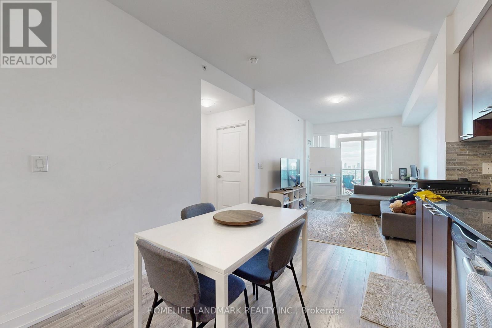 1123 - 7161 Yonge Street, Markham, ON - Indoor