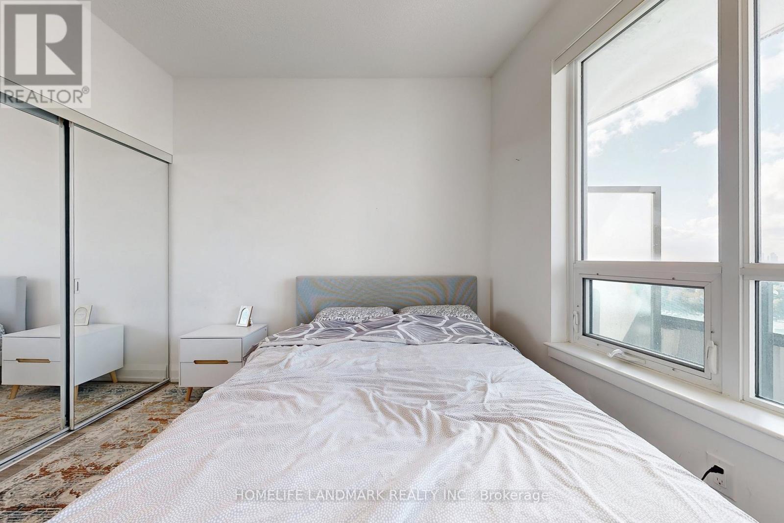 1123 - 7161 Yonge Street, Markham, ON - Indoor Photo Showing Bedroom