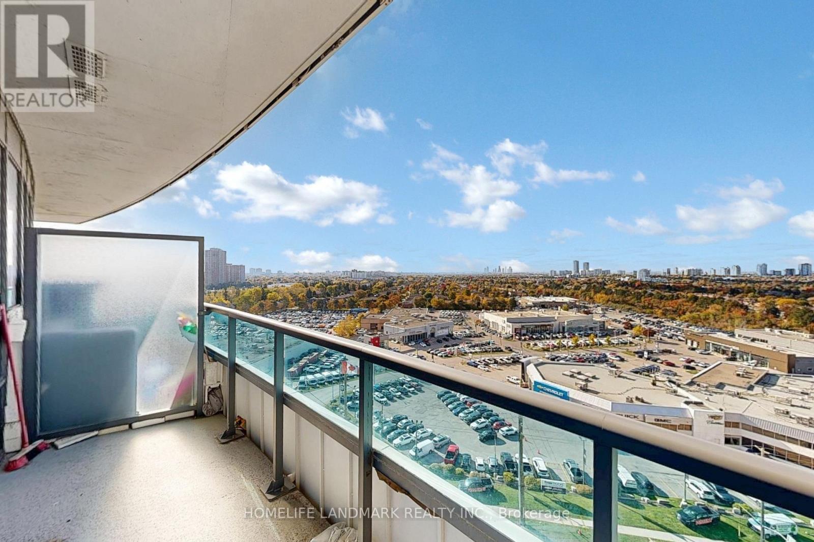 1123 - 7161 Yonge Street, Markham, ON - Outdoor With View With Exterior